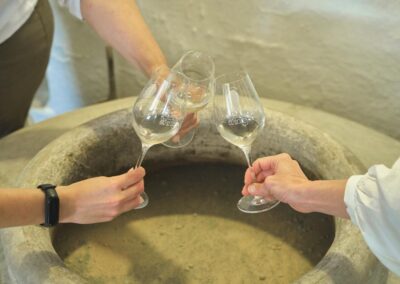 Disfrutando del vino nuevo de tinaja en los tradicionales lagares de Montilla-Moriles - We Love Montilla Moriles